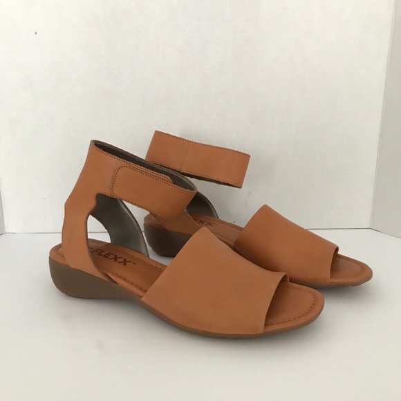 THE FLEXX Shoes - The Flexx Beglad Cognac Vacchetta Tan Sandal Heel